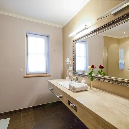 Und Alpen - Buerglhoeh Otel 3*